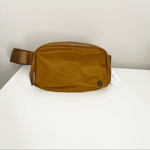 NEW! Lululemon Everywhere Belt Bag in Burnt Caramel **SHIPS SAME DAY**